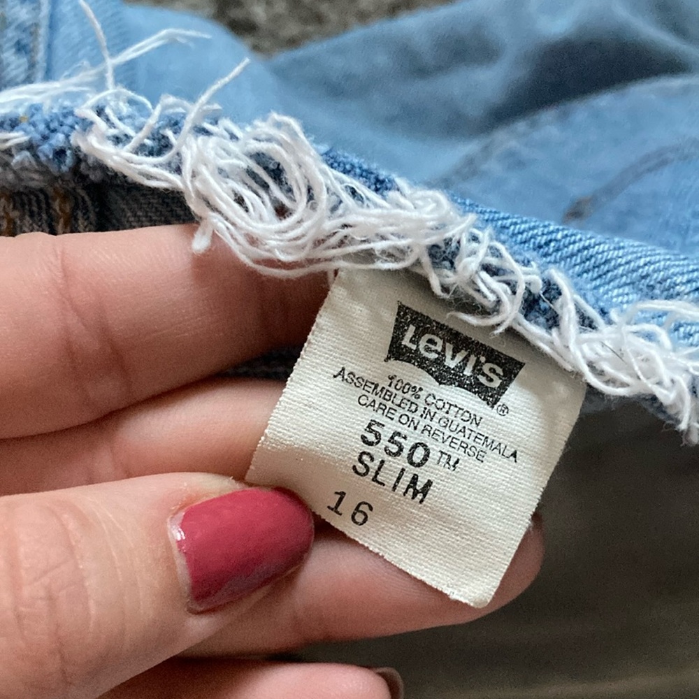 Orange tab Levi’s shorts - Picture 8 of 10